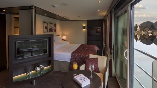 Avalon Waterways, Avalon Passion, Royal Suite 1.jpg